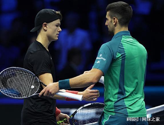 出其不意的 出其不意的